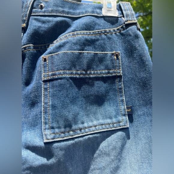 Abercrombie and Fitch Quality Smooth Denim Skirt, Size 4 - Picture 9 of 9